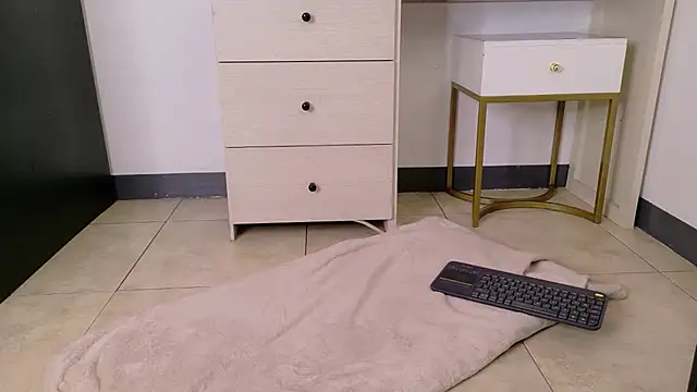Adrianna5_ чат на живо