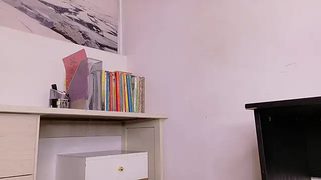 Adrianna5_ 실시간 채팅방