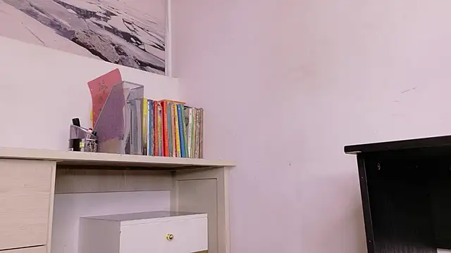 Sala de chat en directo de Adrianna5_