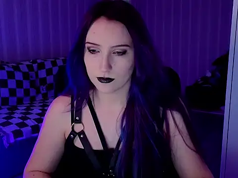 Živá chatovací místnost violet-siren-x