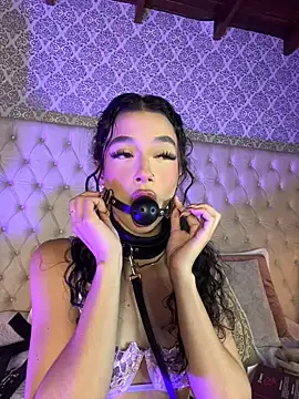 Chat soba uživo modela ChloeRosses