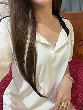 Quynhbabysexy's Live Chat Room