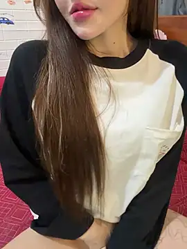 Quynhbabysexy Adlı Modelin Canlı Sohbet Odası