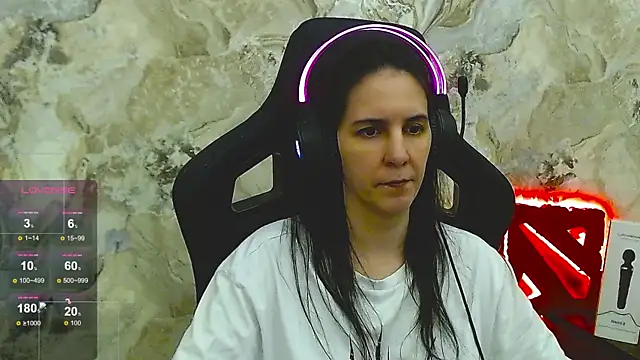 חדר צ'אט בשידור חי של Irwi_Tomboy