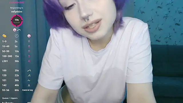 LeisaHopperstad's Live Chat Room