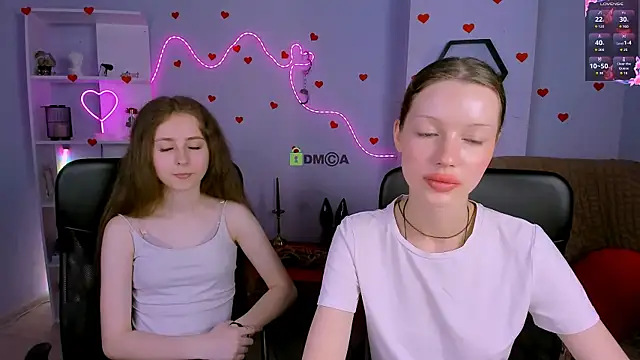 rebecca_smile's Live Chat Room