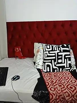 Chat soba uživo modela CurvyQueenx2