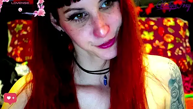 Gladyce_Foxy's Live Chat Room