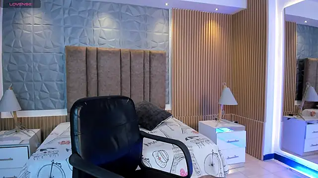 Phòng Chat Trực Tiếp Caroline_Millerr