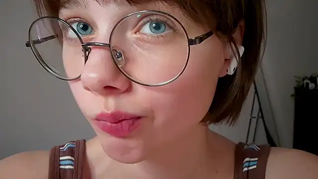 Pokój czatu na żywo – ExitedTroth