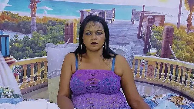 indianswtbella Adlı Modelin Canlı Sohbet Odası