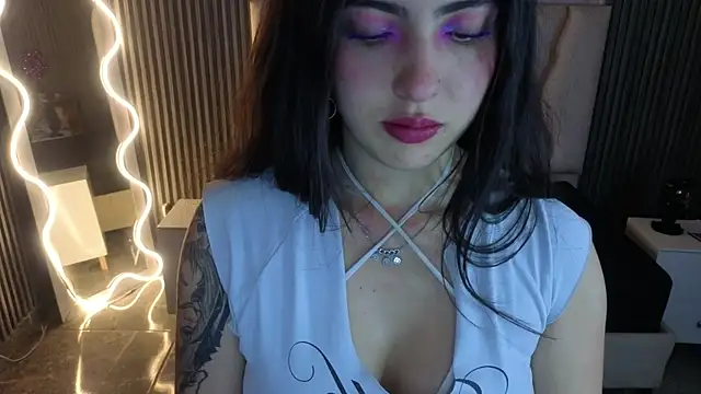 חדר צ'אט בשידור חי של Ixchel_tay