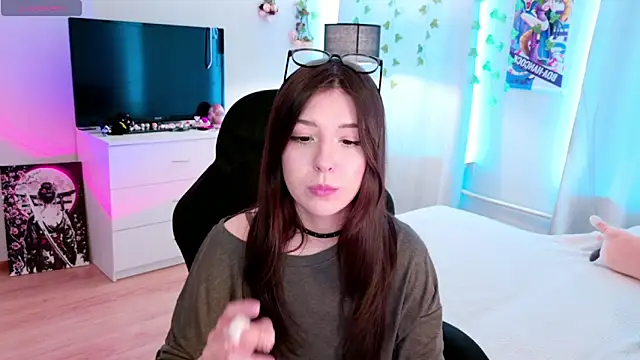 Azaliya_Haze élő chatszobája