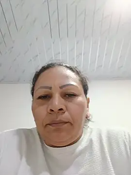 Dirty_Foxx5 লাইভ চ্যাট রুম