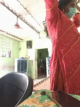 Živá chatovací místnost Tamilselviroja-