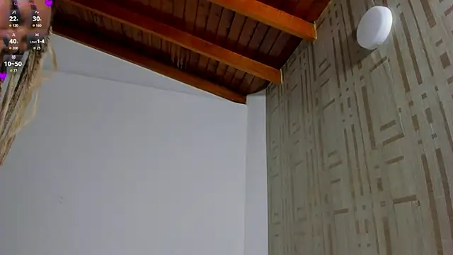 Živá chatovací místnost Fenty_melo