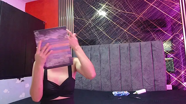 Pokój czatu na żywo – Genesis_girl_mature
