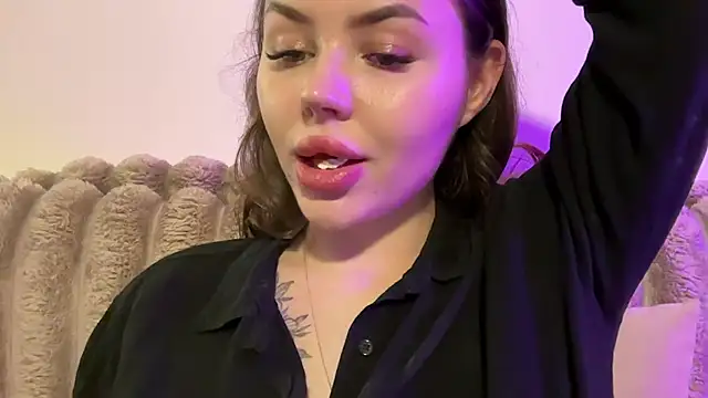 AlmaryKim's Live Chat Room