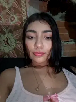 غرفة دردشة Sweed-virgin-pussy المباشرة