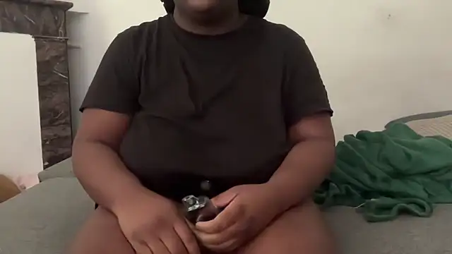 nanaisbackk Live chatroom