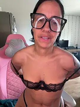 Živá chatovací místnost LaPetiteKim
