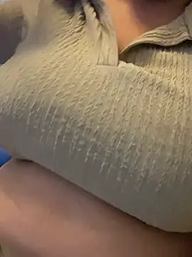 MadelineLeah Adlı Modelin Canlı Sohbet Odası
