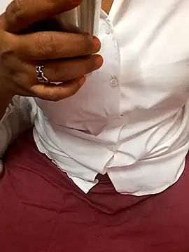 Tamil_Ammani Adlı Modelin Canlı Sohbet Odası