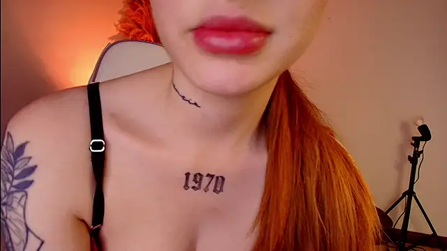 Živá chatovací místnost Bennuluspeach_