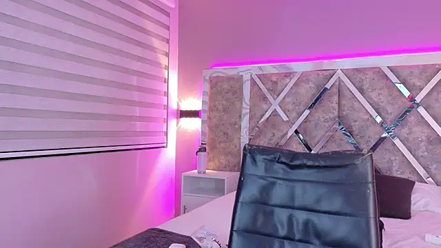 MeganR_ Adlı Modelin Canlı Sohbet Odası