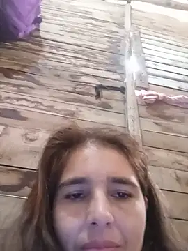 חדר צ'אט בשידור חי של antonellahotimida