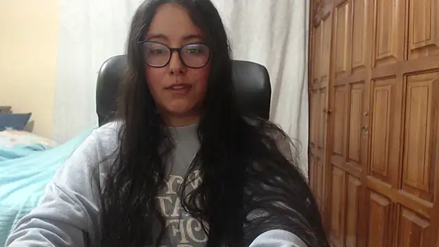 Venus_cat_ Adlı Modelin Canlı Sohbet Odası
