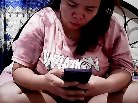 HornyPussie69 লাইভ চ্যাট রুম
