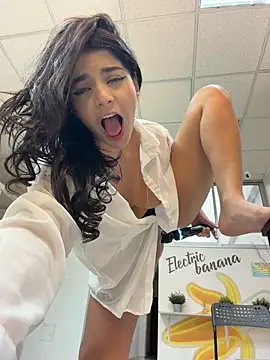 غرفة دردشة ArieliciousXXX المباشرة