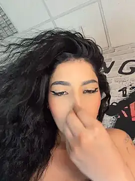 ArieliciousXXX's Live Chat Room