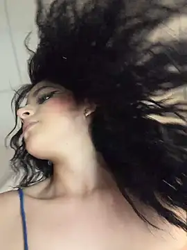 ArieliciousXXX লাইভ চ্যাট রুম