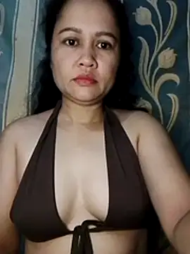 Krestanna Adlı Modelin Canlı Sohbet Odası