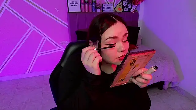 Chat soba uživo modela koning_moretti