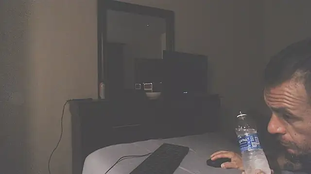 Živá chatovací místnost LetMeLiqU