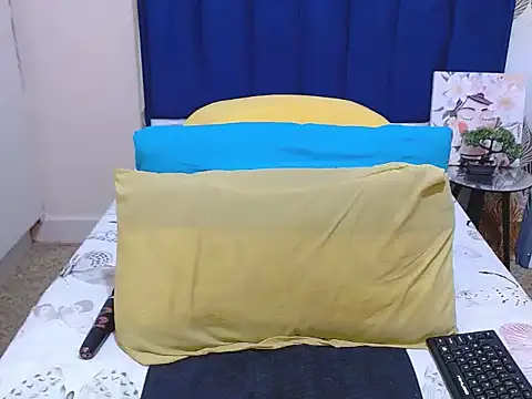 SweetJuicyPussy97 élő chatszobája