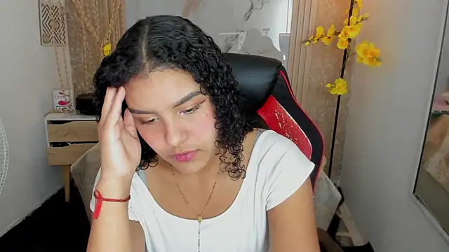 חדר צ'אט בשידור חי של AriaVega