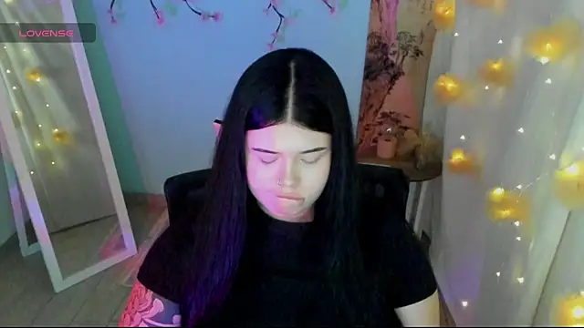 Mona_Esty's Live Chat Room
