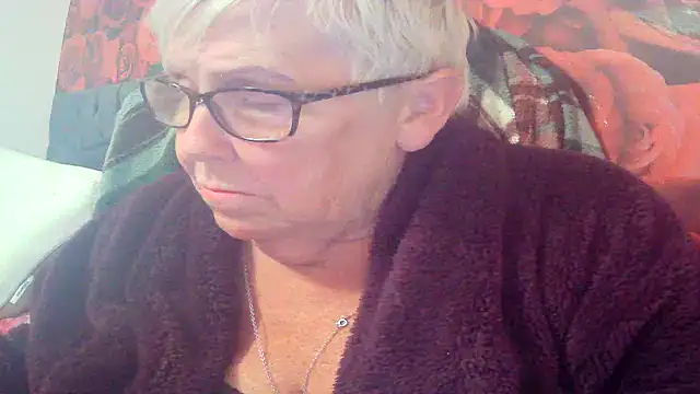 Playful_MILF_Demi Cameră chat live