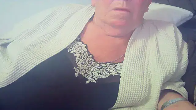 Playful_MILF_Demi – live chatrum