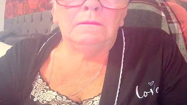 Playful_MILF_Demi Live Chatraum