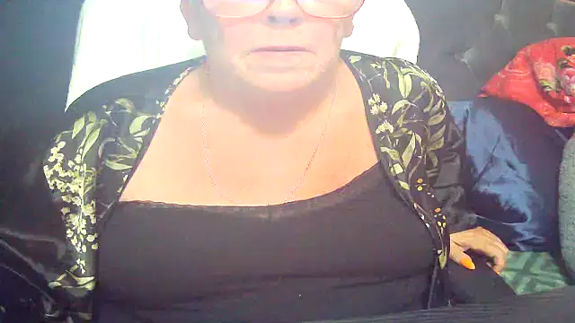 Playful_MILF_Demiのライブチャットルーム