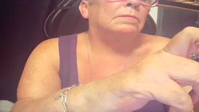 Playful_MILF_Demi – live chatrum