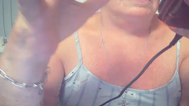 Playful_MILF_Demi чат на живо
