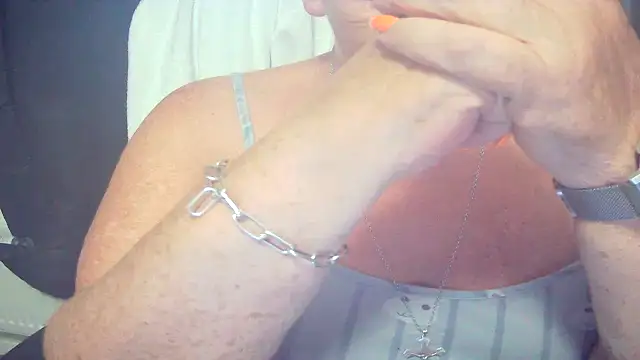 Chat soba uživo modela Playful_MILF_Demi