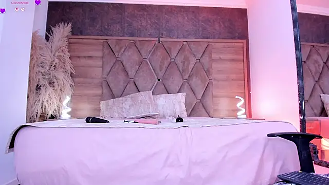 ScarletEvanss_ Adlı Modelin Canlı Sohbet Odası