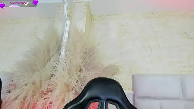 ScarletEvanss_'s Live Chat Room